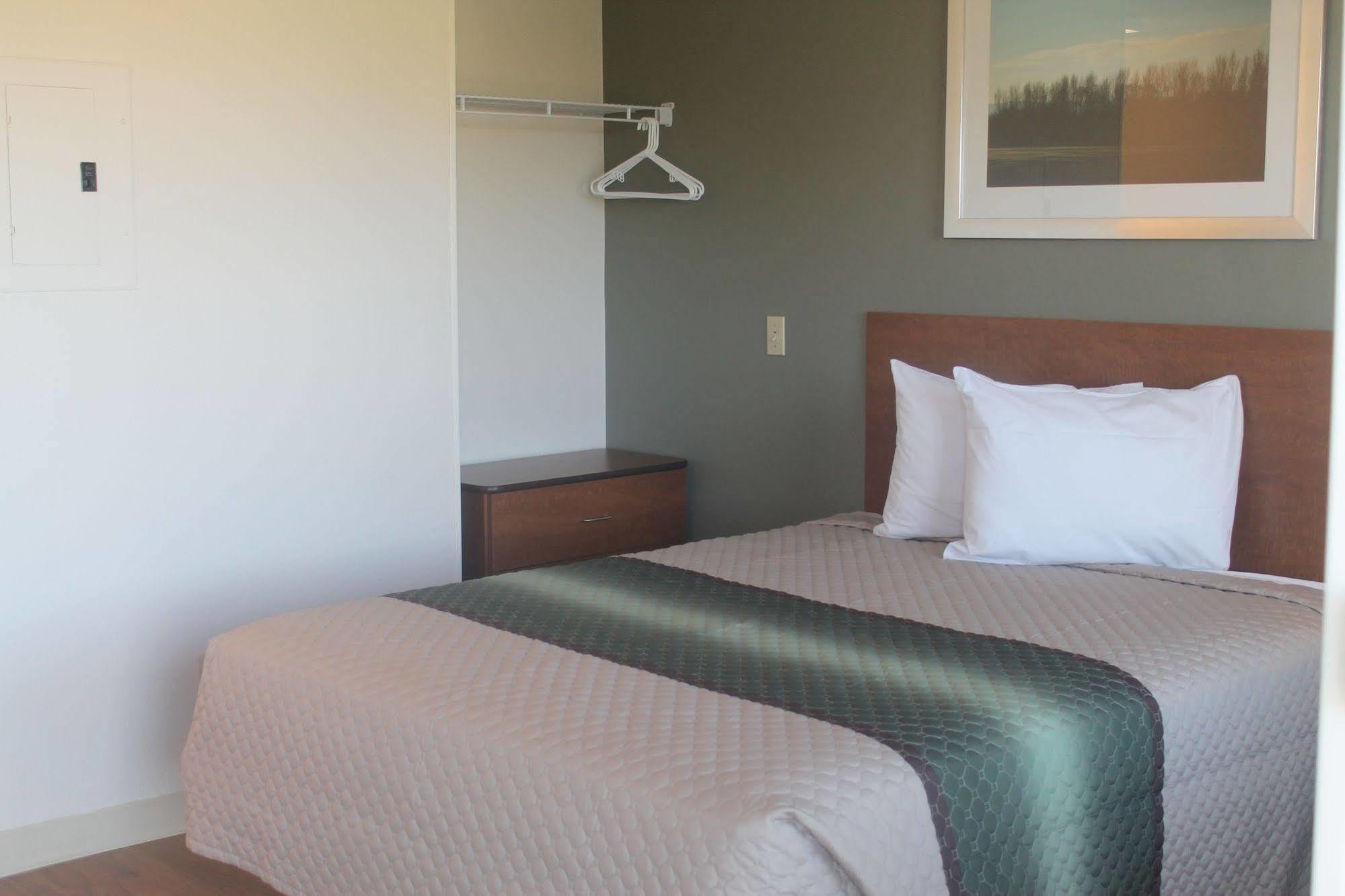 Hometowne Studios By Red Roof Denver - Airport/Aurora Extérieur photo